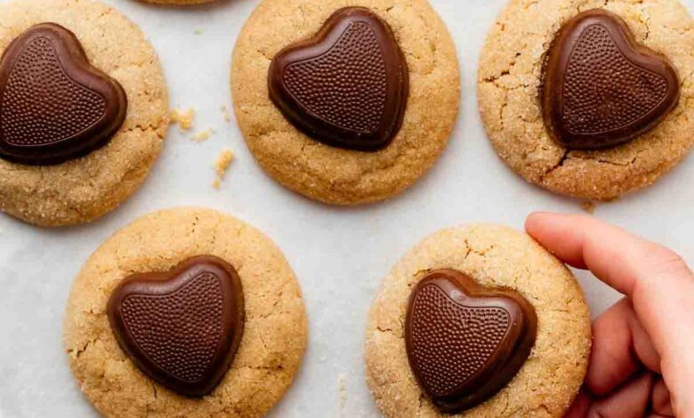 hand holding a peanut butter Valentine